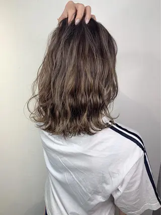 ミディアム カラー _WHITE+ 南海難波店のヘアスタイル