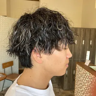 カラー パーマ メンズ 加藤 泰地のヘアスタイル