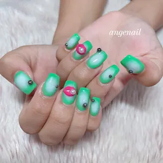 ネイル オーナーネイリスト MAKIのネイルデザイン