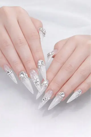 ネイル ANNA NAIL SALON所属・チャン ティ ジエンのネイルデザイン