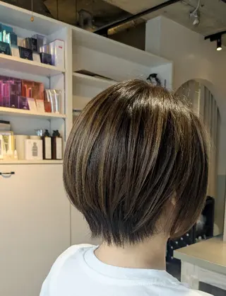 ショート alushe 岡 陽子のヘアスタイル