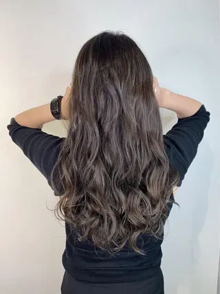 セミロング カラー _WHITE 高槻のヘアスタイル