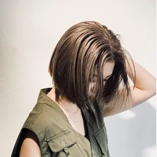 ショート カラー ヤノ ナオミのヘアスタイル