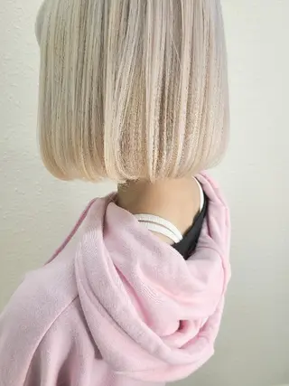 ショート カラー ブリーチカラー🌈 嘉名 真樹のヘアスタイル