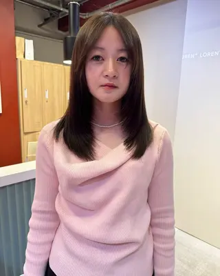 セミロング 透明感×レイヤーカッ ト🌼kiraraのヘアスタイル