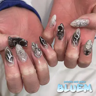 ネイル BLUEM なな🐶のネイルデザイン