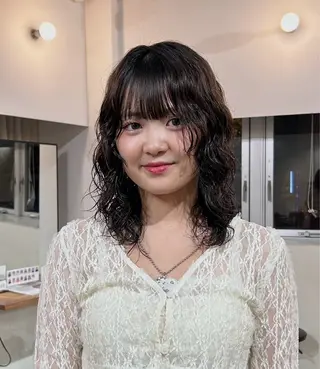 セミロング ダメージレスのパーマ 縮毛ブリーチMICOのヘアスタイル