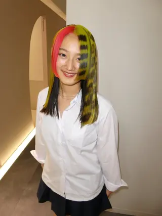 セミロング カラー 佐野 えり奈のヘアスタイル