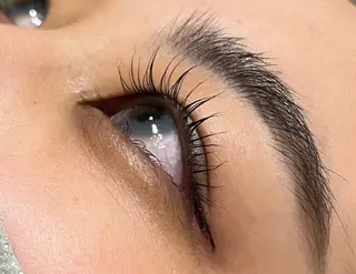 マツエク・マツパ 髪質改善/透明感カラ ー/レイヤー/あやはのヘアスタイル