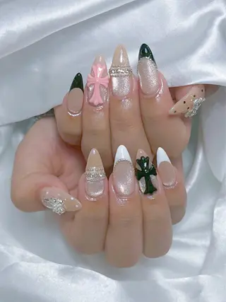 ネイル LEELA NAIL STUDIO所属・LEELA NAIL STUDIOのネイルデザイン