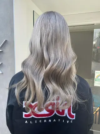 ロング カラー デザインカラー 🎀REINA🎀のヘアスタイル