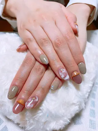 ネイル The Best Beauty受付担当のヘアスタイル