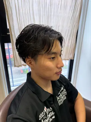 ショート パーマ メンズ 溝口 槙里也のヘアスタイル