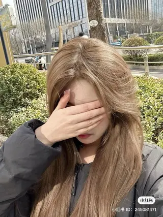 ロング 艶髪ハイトーンカラー 渋谷🎀ririkaのヘアスタイル