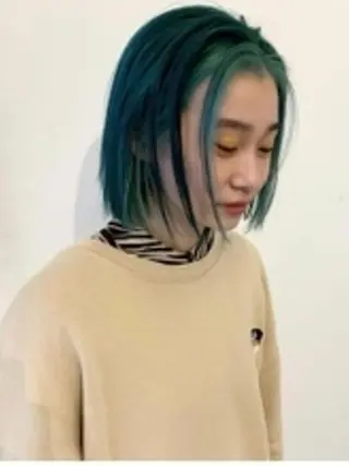 ミディアム カラー 前田 桃花のヘアスタイル