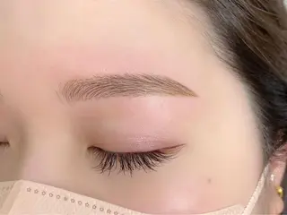 アイブロウ Loto所属・Loto 曹(ソウ)のマツエク・マツパデザイン