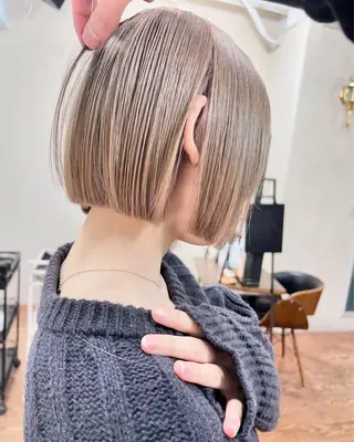 ミディアム カラー アンメリーアン所属・【姫路】羽エクステ/ ブリーチ/HINAのヘアスタイル