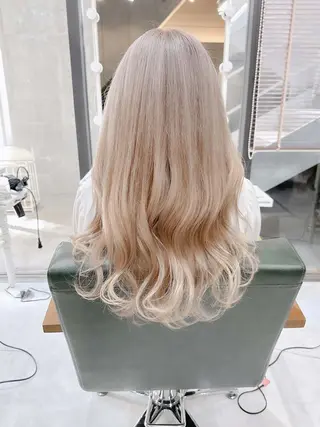 ロング カラー ヘアアレンジ 𝐑𝐈𝐍𝐊𝐀 🐣🩷のヘアスタイル