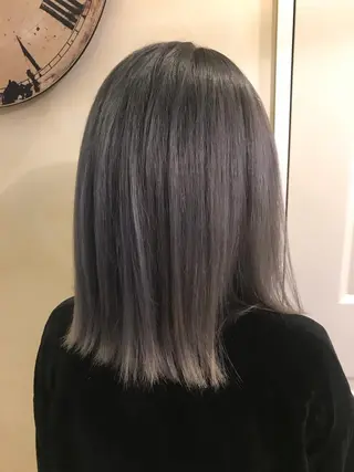 セミロング オーストヘアー ミコ所属・岩谷/ブリーチ 🫧透明感カラーのヘアスタイル