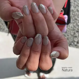 ネイル マツエク・マツパ アイブロウ beautyroom Naturaのネイルデザイン