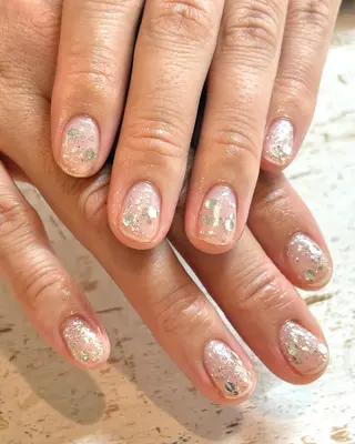 ネイル 人見 菜巴（ネイリスト）のネイルデザイン