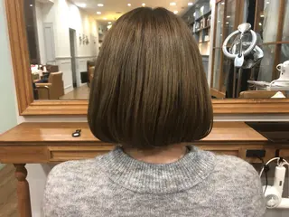 ミディアム 新井 友菜のヘアスタイル