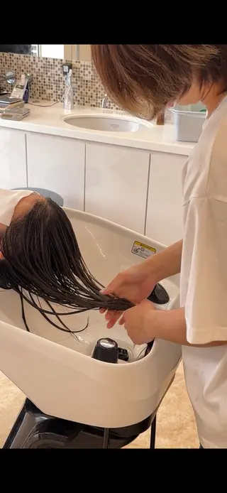 セミロング リトル・サイエンティスト所属・一宮/縮毛矯正/ 内野優紀のヘアスタイル