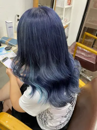 ミディアム apollo 横浜所属・横浜🦋ハイトーン 🫐シャドウルーツのヘアスタイル