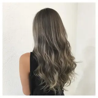 ロング カラー biscohair 髪にドラマを。のヘアスタイル