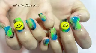 ミディアム ネイル ネイルスタジオ シェイクユアハンズのネイルデザイン