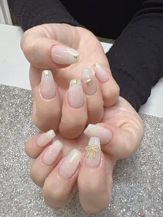 ネイル Guarendo錦糸町店所属・ガレンドウ 白澤 愛子のネイルデザイン