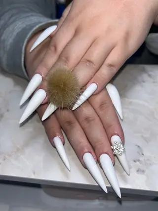 ロング OKUHARA Mのネイルデザイン