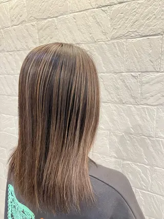 セミロング カラー IVERA(旧 :  Lucia[ルシア])所属・有澤 茉唯のマツエク・マツパデザイン