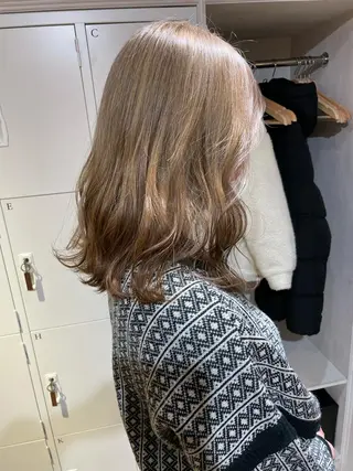 セミロング カラー akane .のヘアスタイル