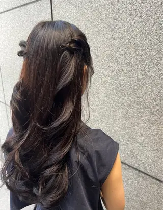 ロング ヘアアレンジ 🧊🪞透明感カラー himeのヘアスタイル