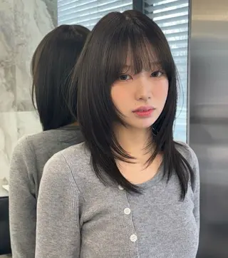 ミディアム CITY所属・後藤啓太 レイヤー ハイトーンのヘアスタイル