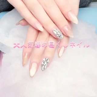 ネイル pink ladyサロン所属・べ にのネイルデザイン