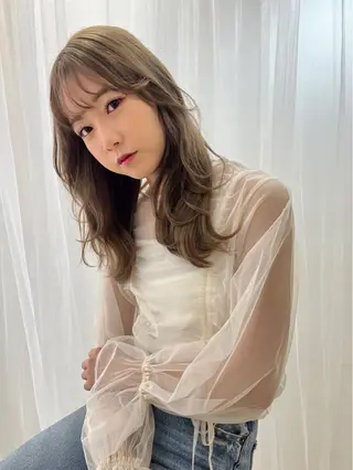 ミディアム scena所属・秋山 勝陽のヘアスタイル