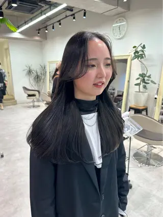 ロング カラー レイヤー/顔まわり カット/地毛風カラーのヘアスタイル