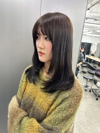 ミディアム カラー くすみミルクティー／ ブラウン🪡TOWAのヘアスタイル