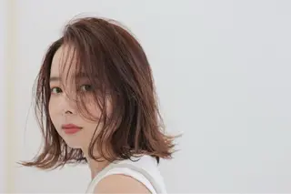 ミディアム カラー Hair lol nico La所属・ヘアーロウル ニコラのヘアスタイル