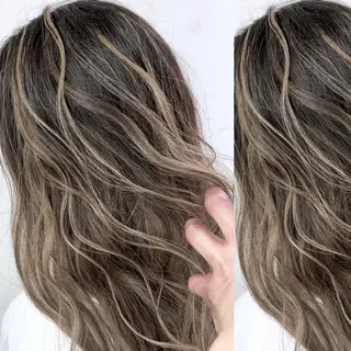 セミロング カラー JuNブリーチに 縮毛矯正するプロのヘアスタイル