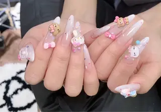 ネイル pink ladyサロン所属・べ にのネイルデザイン