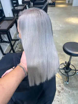 セミロング 心斎橋/海外レイヤー 募集中三好玲奈のヘアスタイル