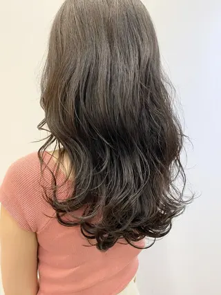 セミロング カラー 白髪ぼかしハイライト ／レイヤー中島啓太のヘアスタイル