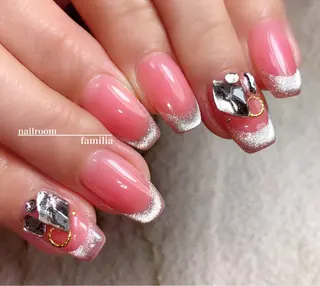 ネイル -nailroom- familiaのネイルデザイン