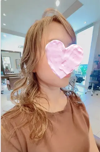 カラー 山田 みかのヘアスタイル