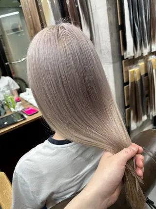 セミロング カラー 難波ブリーチカラー 伊藤洋輝のヘアスタイル