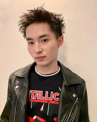 ショート メンズ グランジヘア 無造作ヘアHYUGAのヘアスタイル