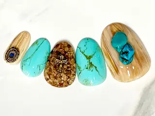 ネイル ネイリスト シンのネイルデザイン